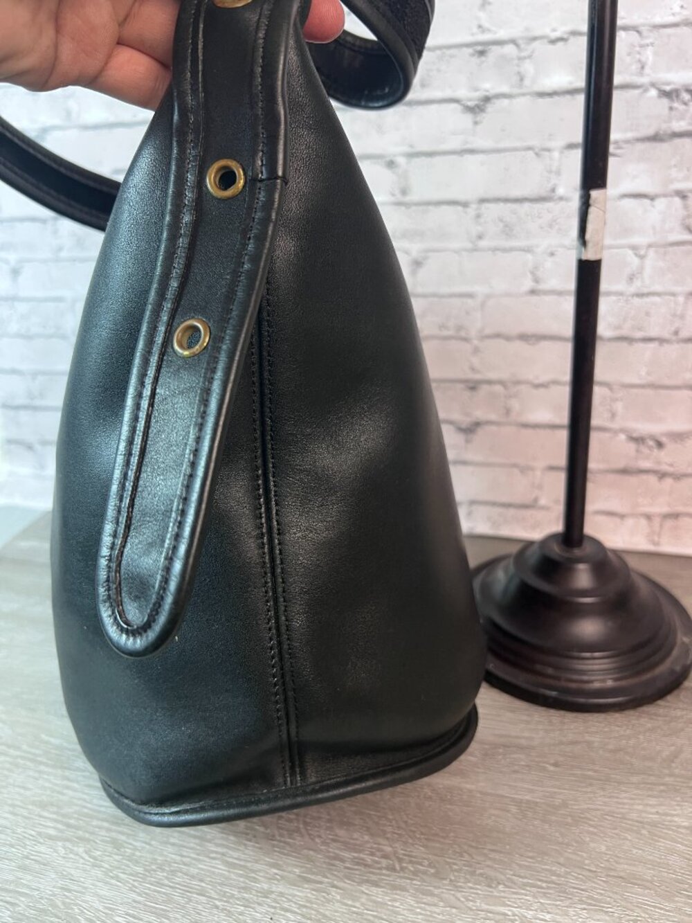 Authentic Coach 9953 Helen Legacy Black Leather  Duffle Bucket Shoulder Bag - Picture 6 of 8